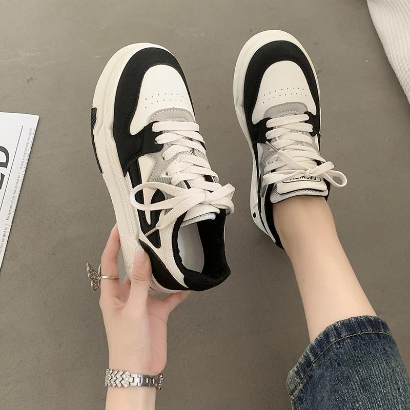 Elegant Black and White Women's Trainers | Perfect for All Seasons