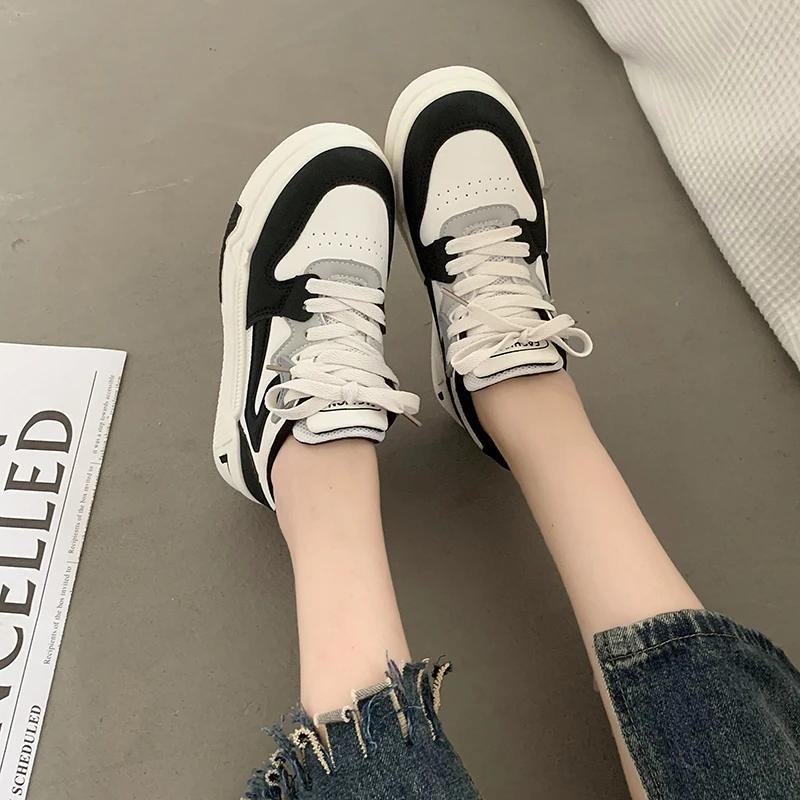 Elegant Black and White Women's Trainers | Perfect for All Seasons